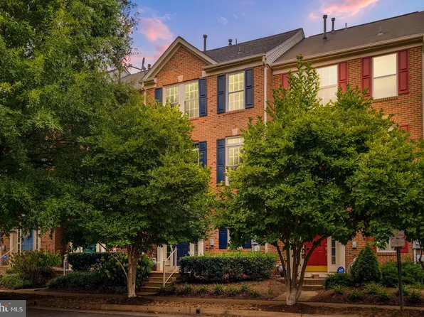 2768 Manhattan Pl, Vienna, VA 22180