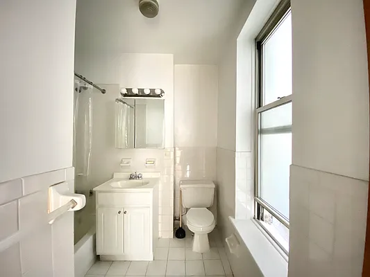 Rented by Waverly Realty Associates | media 3