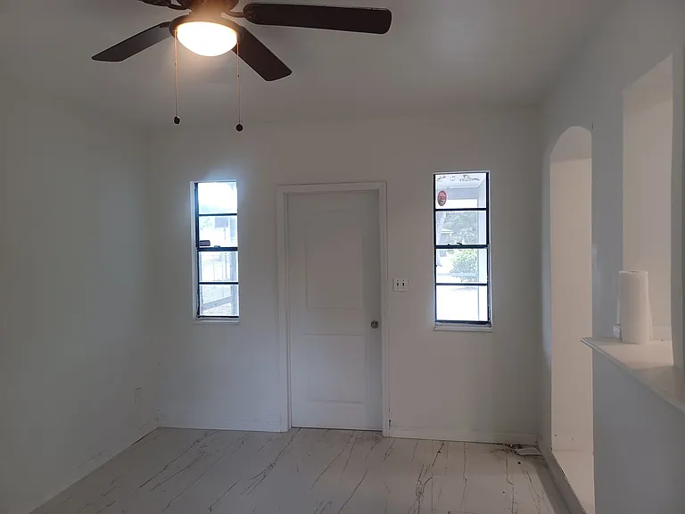 2627 Saint Charles St — Photo 19