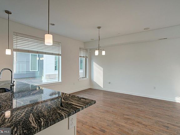 3rd image of 2104 Kensington Walk