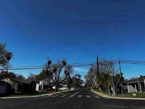 Exterior Neighborhood (street photo)