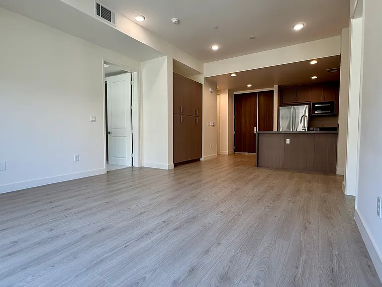 168 S Monterey St #309 — Photo 2
