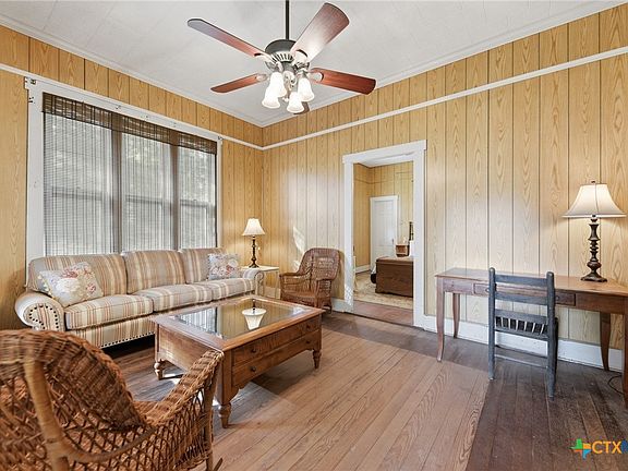 4th image of 124 S Avenue I