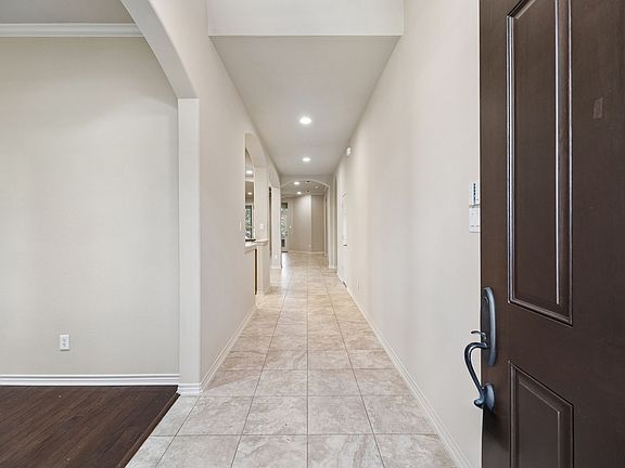 3rd image of 676 Scenic Ranch Cir