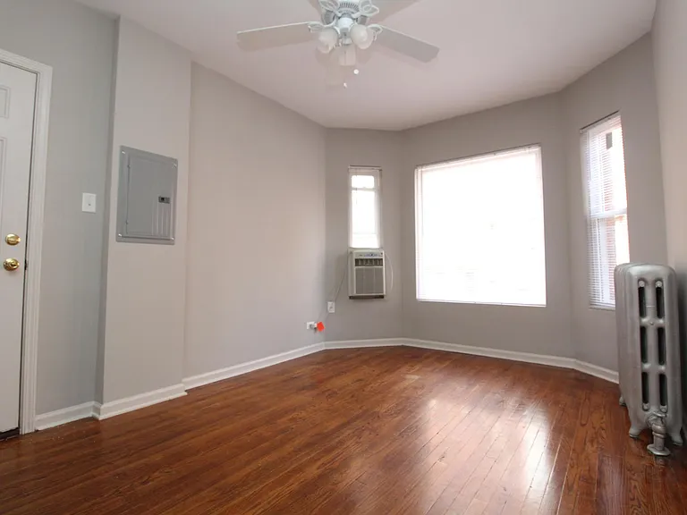 1344.5 W Argyle St #1S — Photo 4