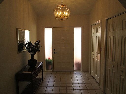 2nd image of 531 Clubhouse Dr