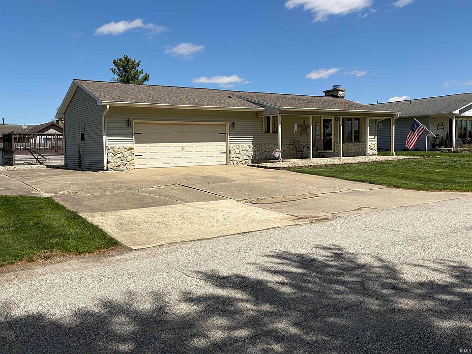 1st image of 2274 W Maple Dr