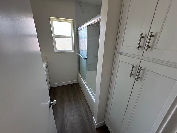 5th image of 18346 Collins St #12