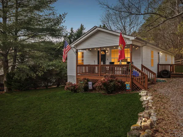 617 Bradley Ave, La Fayette, GA 30728