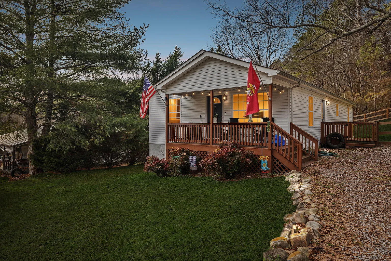 617 Bradley Ave photo 1