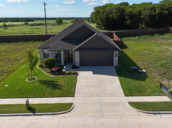 1904 Daybreak Dr, Alvarado, TX 76009