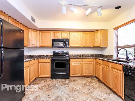 4th image of 2431 W White Feather Ln