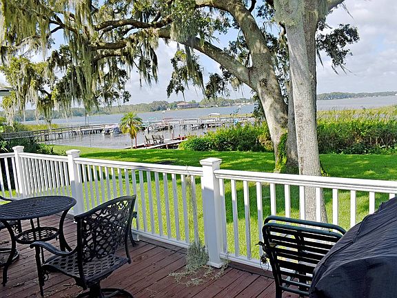 2nd image of 2241 Lakeside Dr #26