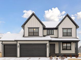 5432 Scenic Loop Run, Victoria, MN 55318