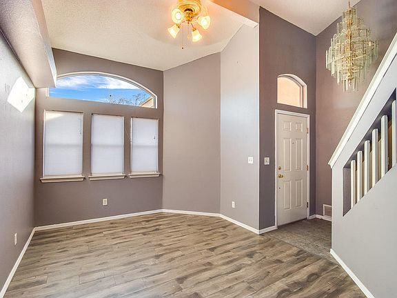 3rd image of 625 Wind River Ave
