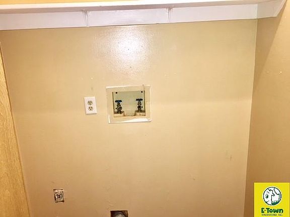 Washer and Dryer hookups 