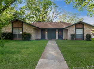 5649 Parkcrest Dr, Windcrest, TX 78239