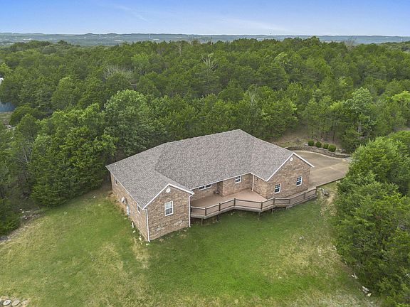 5th image of 130 Huntington Drive