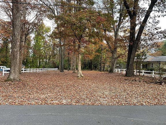2nd image of 209 Woodland Dr