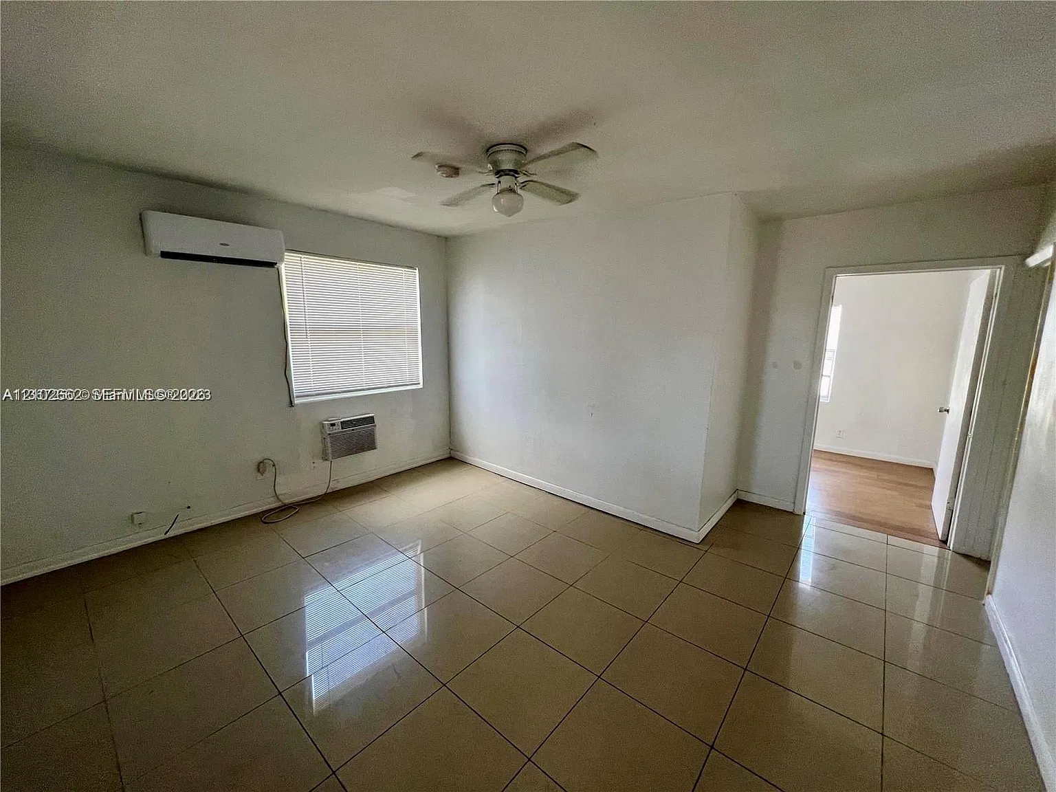 548 NW 30th St — Photo 3