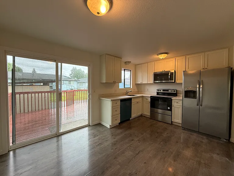 1007 Pine St — Photo 5