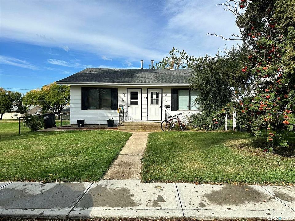 1st image of 107 1st Ave N