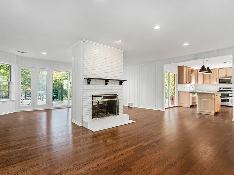 6737 Lakefair Cir — Photo 31