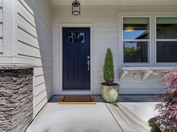 2nd image of 2525 Wedgewood Road