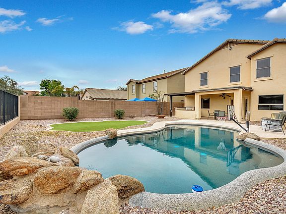 2nd image of 669 E Lovegrass Dr