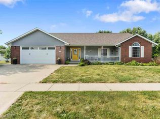 125 Lynx Ln, North Liberty, IA 52317