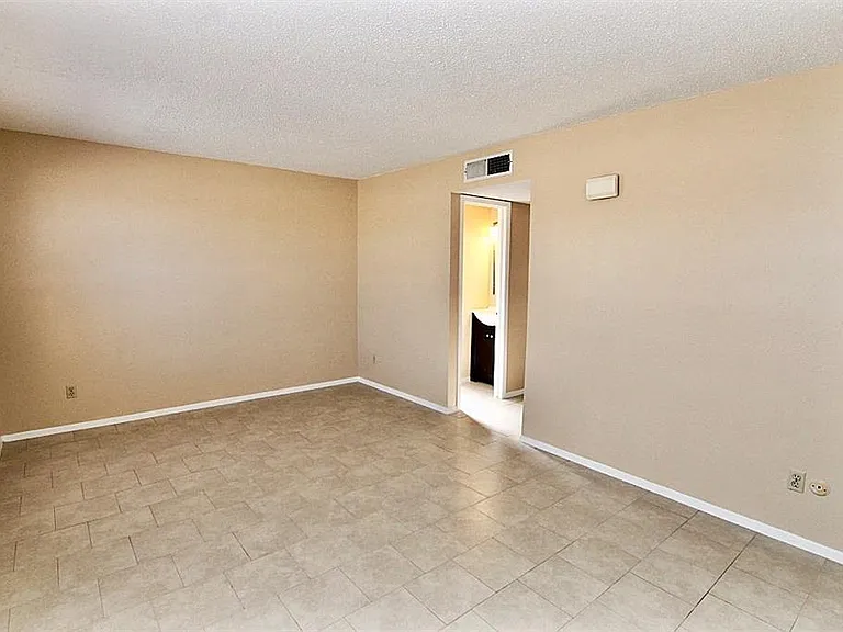 6925 Escondido Dr #A — Photo 5