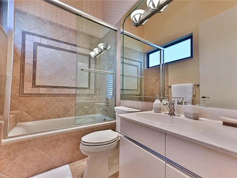 110 Saint Eustacius Ln — Photo 27