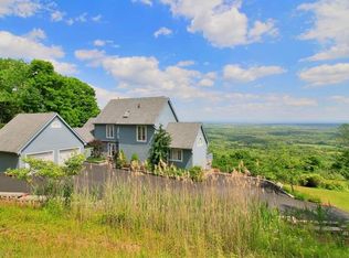 704 Mountain Rd, Middletown, NY 10940