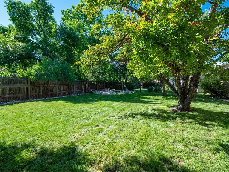 1412 Skyline Dr — Photo 8