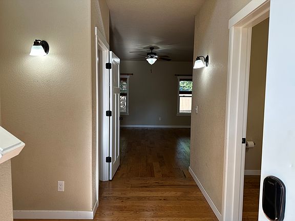 Entrance foyer from main doorway