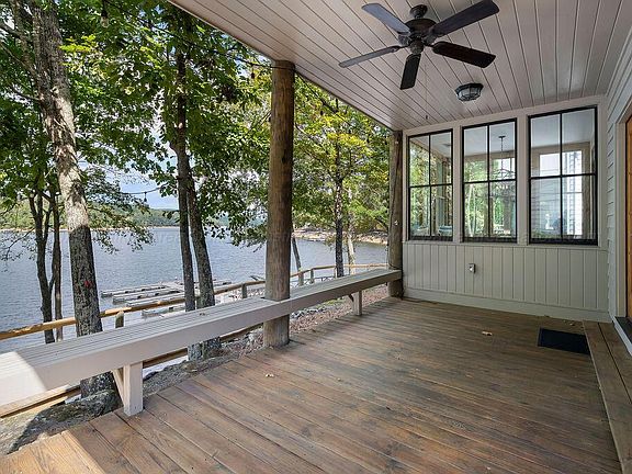 3rd image of 204 Turtle Point Dr