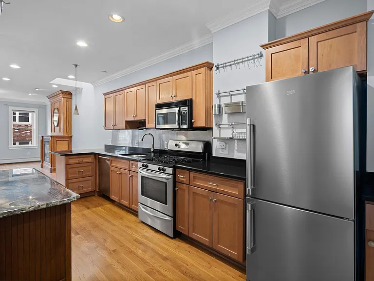 150 Salem St #4 — Photo 10