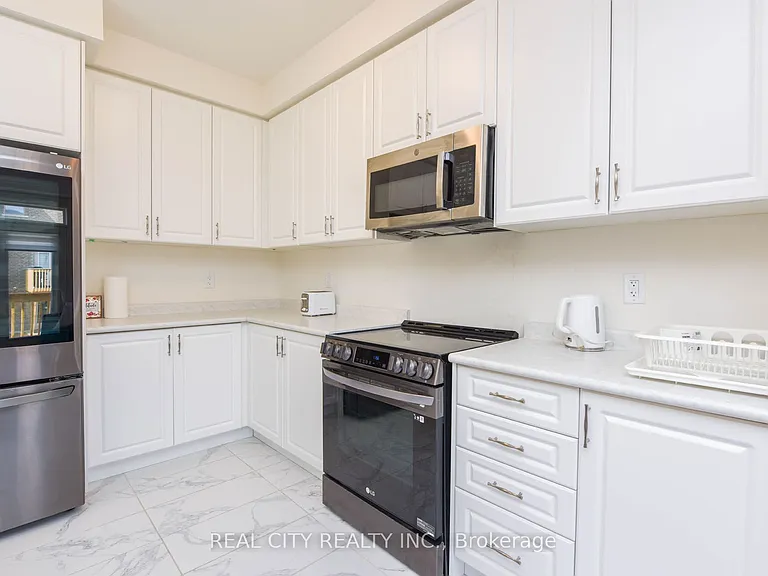 38 Silver Meadow Gdns — Photo 18
