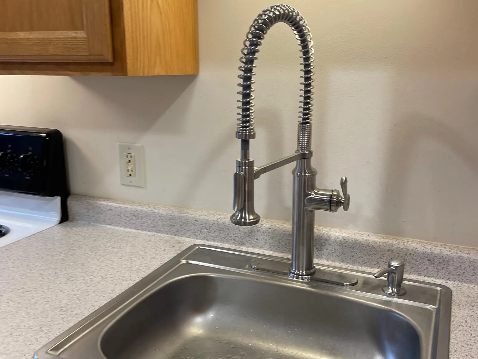 12 Fox Den Rd — Photo 4
