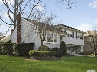 2646 Burro Ln, East Meadow, NY