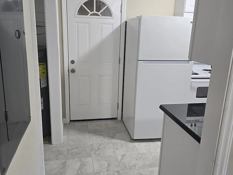 6550 Venture Dr — Photo 22