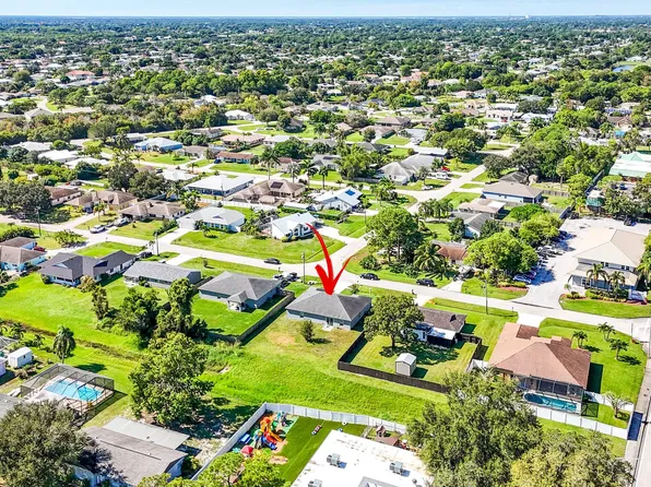 2333 SE Aneci Street, Port St Lucie, FL 34984