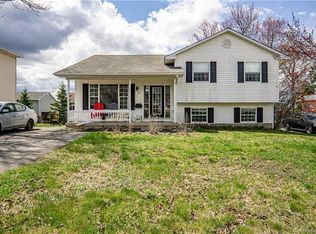 40 Willingdon St, Oromocto, NB E2V 4N4