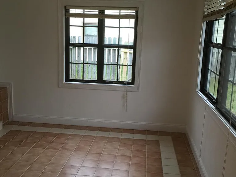 999 Leatherwood Dr — Photo 3