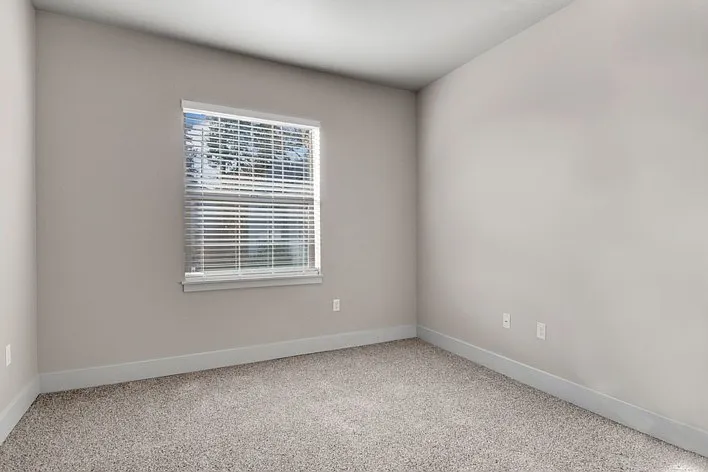 River Ridge Apartments — Photo 14