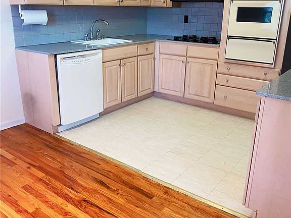 3rd image of 81-21 135th St Unit 2