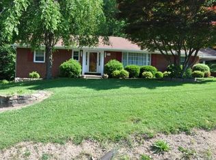 2700 Winterberry Ave, Covington, VA 24426