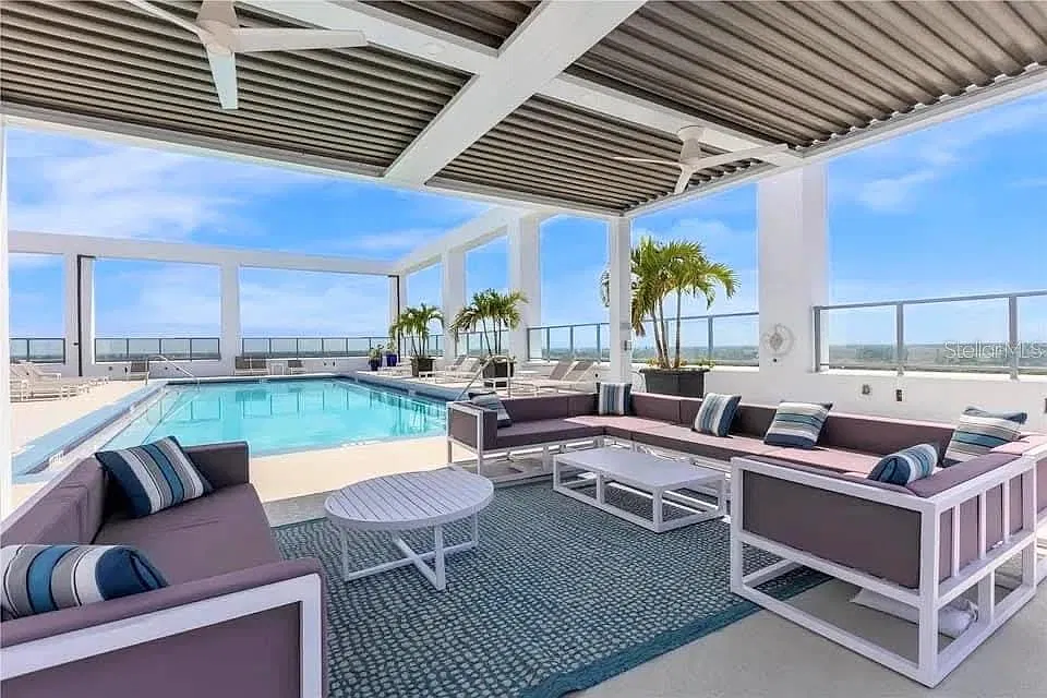 2 bed, 2.5 bath, 2000 sqft, $5,200 — Photo 2