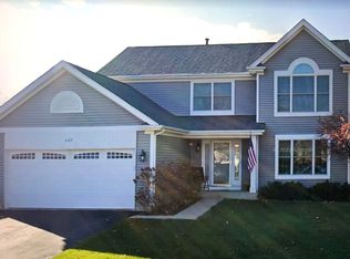 407 Farmhill Cir, Wauconda, IL 60084