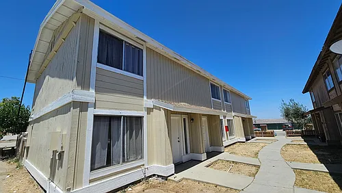 211 W Ash St Photo 1